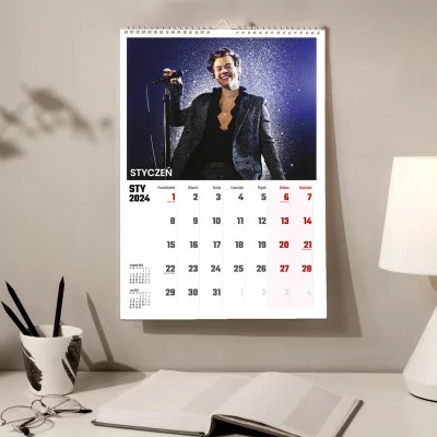 Kalendarz ścienny Na Rok 2024 Harry Styles Wieloplanszowy A3