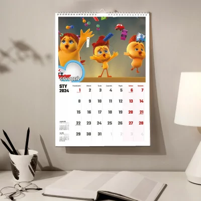 Kalendarz ścienny Na Rok 2024 Kurczaki Na Tropie A3