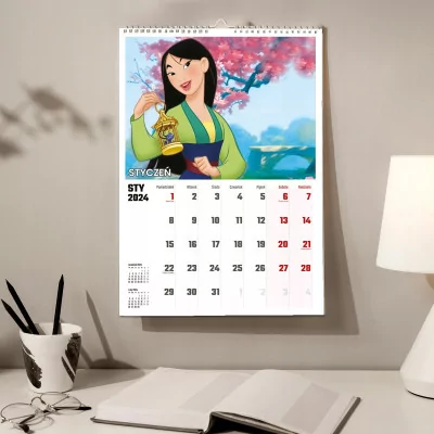 Kalendarz ścienny Na Rok 2024 Mulan Bajka Baśń Wieloplanszowy A4